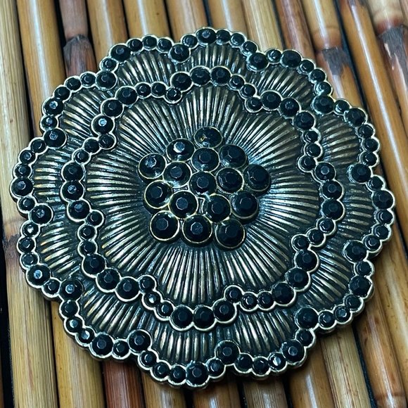 VINTAGE NEW BELT BUCKLE BLACK RHINESTONE ENCRUSTED BRONZE FLOWER MEDALLION HUGE - Picture 1 of 5
